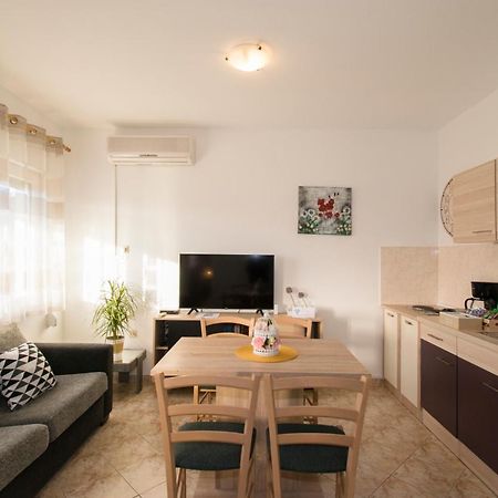 Apartman Fuma Ровинь Экстерьер фото